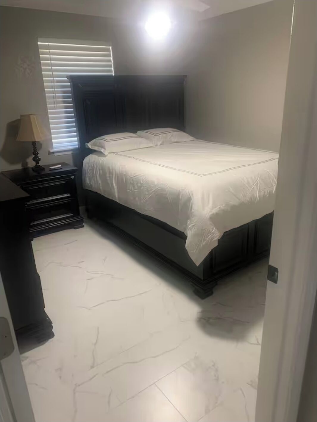 Een strijkplank/strijkijzer, wifi