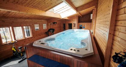 A countryside retreat for families and friends, with exclusive use of a pool