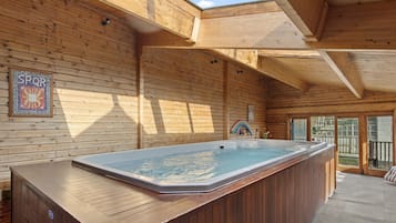 Bain à remous intérieur