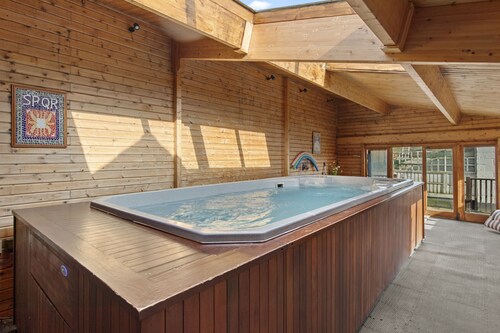 A countryside retreat for families and friends, with exclusive use of a pool