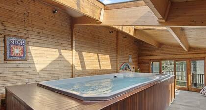 A countryside retreat for families and friends, with exclusive use of a pool