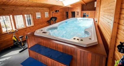 A countryside retreat for families and friends, with exclusive use of a pool