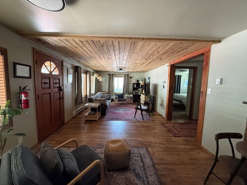 Charming Miller Cabin in McCall! Sauna, utilities, snow removal, pet friendly!