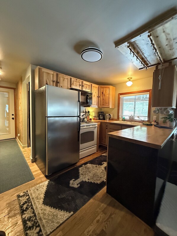 Microwave, oven, stovetop, dishwasher