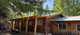 Charming Miller Cabin in McCall! Sauna, utilities, snow removal, pet friendly!