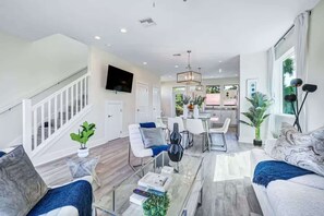 TV, offices - Heart of Historic St. Augustine Coastal Retreat (St. Augustine)
