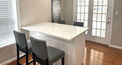 Beautiful 3 BRs 2 Baths 15 min to DC