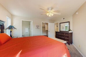 2 bedrooms, iron/ironing board, internet, bed sheets