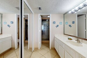 Hair dryer, towels - Corner 3BR w/ Gulf Views: Suntide III - Unit 1010 (South Padre Island)