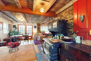 Interior - Chic Group-Friendly Getaway! 8 Mi to Montpelier (Plainfield)