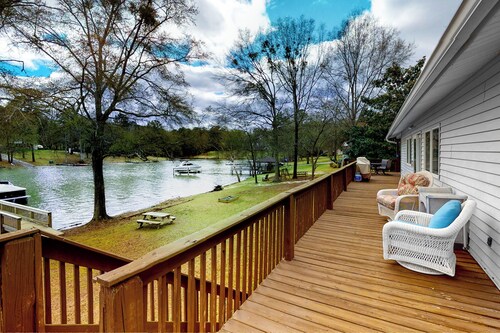 Waterfront Lake Murray Home w/ Dock: Dogs Welcome!
