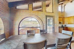 Dining - Practice Putts & Lounge Poolside! Scottsdale Home (Scottsdale)
