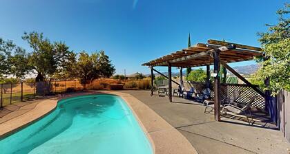 4BR Sierras-View Home w/ Pool & A/C - Dogs OK