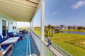 Outdoor dining - Gulf-View Beach House w/ Pointe West Resort Perks (Galveston)