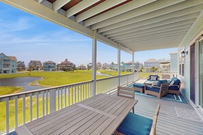 Outdoor dining - Gulf-View Beach House w/ Pointe West Resort Perks (Galveston)