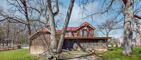 المنشأة من الخارج