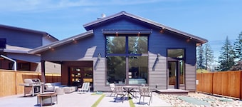 5BR Home w/ Nearby Lake, A/C & Private Backyard