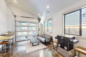 Interior - 5BR Home w/ Nearby Lake, A/C & Private Backyard (Detroit)