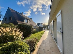 Property grounds - CARNAC - House 3 Bedrooms - 6 people - WIFI (CARNAC)