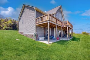 Exterior - Riverfront, Dog-Friendly 5BR Home w/ Deck (Lebanon)