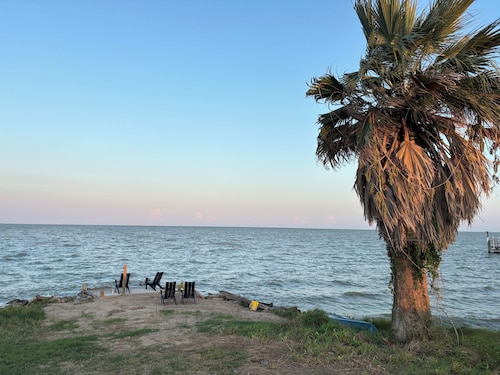 Large waterfront property, 2bed 2 bath lodge, San Antonio Bay Lodge