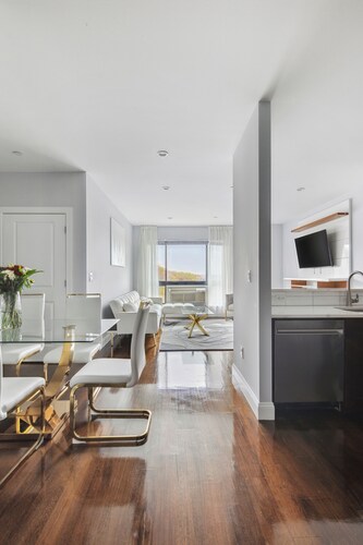 Luxury Urban Retreat + Spacious & Stylish