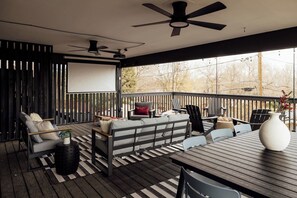 Outdoor dining - Cozy Luxe Getaway Near Trails + Town (Arvada)