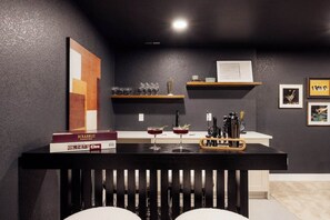 Dining - Cozy Luxe Getaway Near Trails + Town (Arvada)