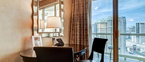 Studio, 1 King Bed with Sofa bed, Balcony, City View | Interior