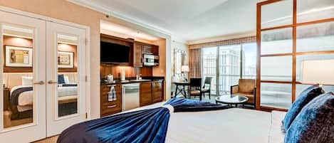 Caja de seguridad en la habitación y escritorio