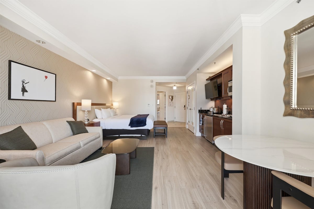Premium bedding, pillowtop beds, in-room safe, desk
