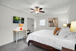 3 bedrooms, iron/ironing board, WiFi, bed sheets