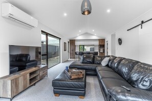 Living area - New Townhouse on Clyde Street (Winton)