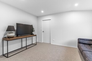 Living area - New Townhouse on Clyde Street (Winton)
