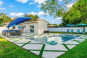 Outdoor pool, a heated pool - Modern North Miami Oasis w/ Heated Pool & Patio (Miami)