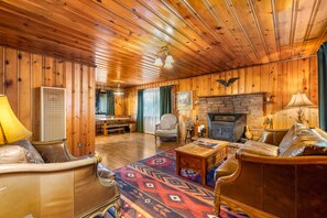 TV, DVD player - Cozy Cabin in the Pines w/ Grill & Outdoor Dining (Flagstaff)