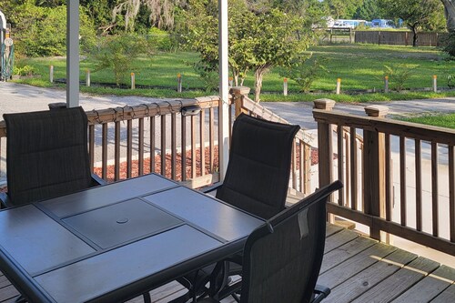 Countryside 3BR on 1 protected acre w/ Grill