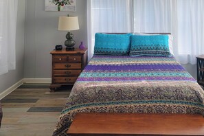 Iron/ironing board, internet, bed sheets