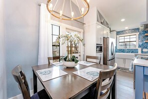 Dining - Walk to Beach! Updated Home in South Padre Island (South Padre Island)