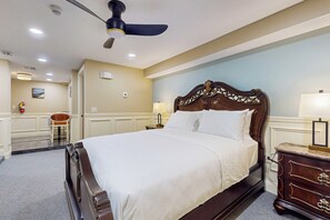 Iron/ironing board, internet, bed sheets