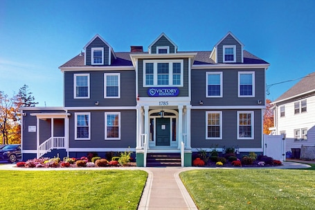 Exterior. Nurse-Ready Studio Retreat! 2 Mi to Dtwn Holyoke