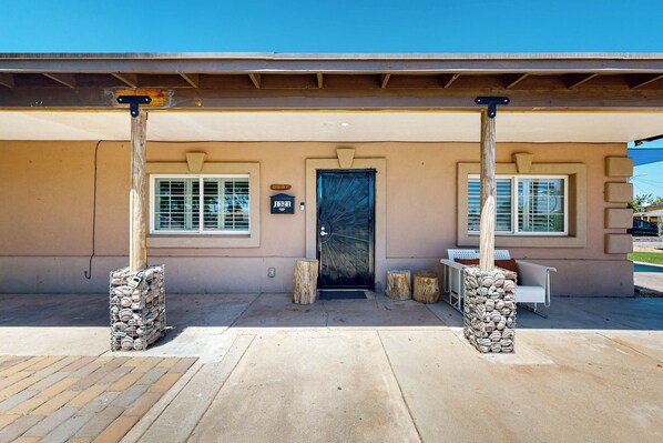 Terrace/patio - 4 Mi to Dtwn: Pet-Friendly Getaway in Phoenix (Phoenix)