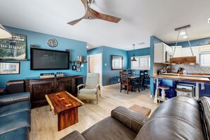 TV, computer monitors - 4 Mi to Dtwn: Pet-Friendly Getaway in Phoenix (Phoenix)