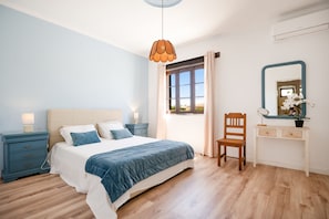 Iron/ironing board, free WiFi, bed sheets - Single story villa, private pool, and walking distance to beach (Fuzeta)