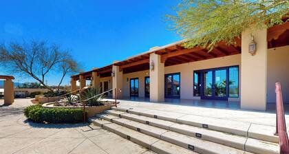 Pool & Hot Tub Access: 'Lake Havasu Lakehouse'
