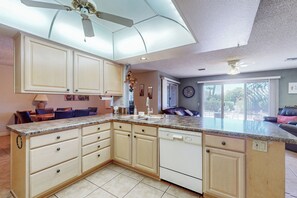 Interior - Long-Term Stay in Sun City! Lovely Home w/ Patio (Sun City)