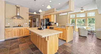 200 Acres, River Access: 'Feather House' in NorCal