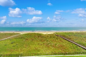 On the beach - Coastal Chic Gulf-View 2BR: Suntide III - Unit 604 (South Padre Island)