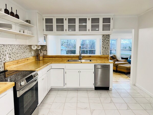 Private kitchen - Concord Cottage (Saint James)