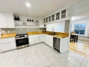 Private kitchen - Concord Cottage (Saint James)